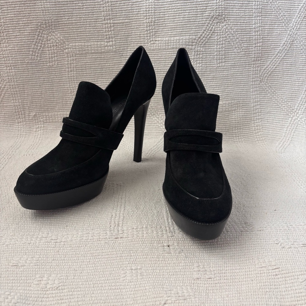 NIB BURBERRY SUEDE PLATFORM PUMPS